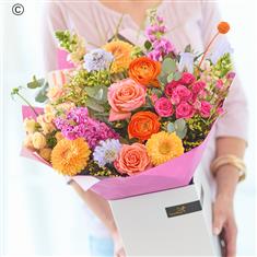 deluxe Mother's Day Bright Hand-tied